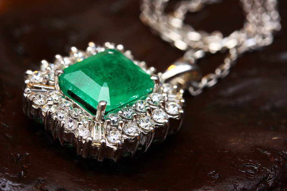 Emerald Stone Price Online