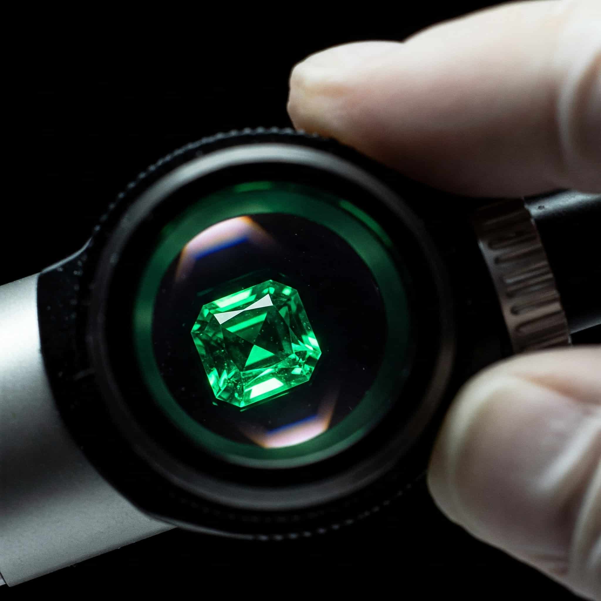 9 Ways To Tell If An Emerald Is Real or Fake