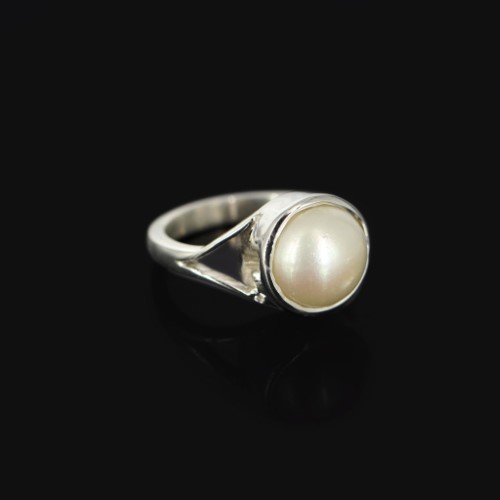 Beautiful Pearl Ring